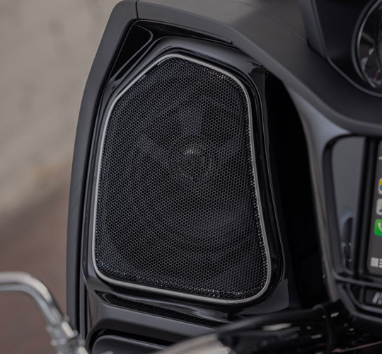 ÜSTÜN KALİTE SES SİSTEMİ