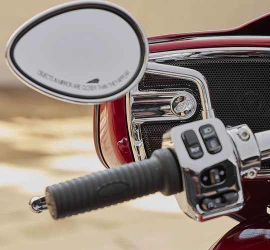 ÜSTÜN KALİTE SES SİSTEMİ